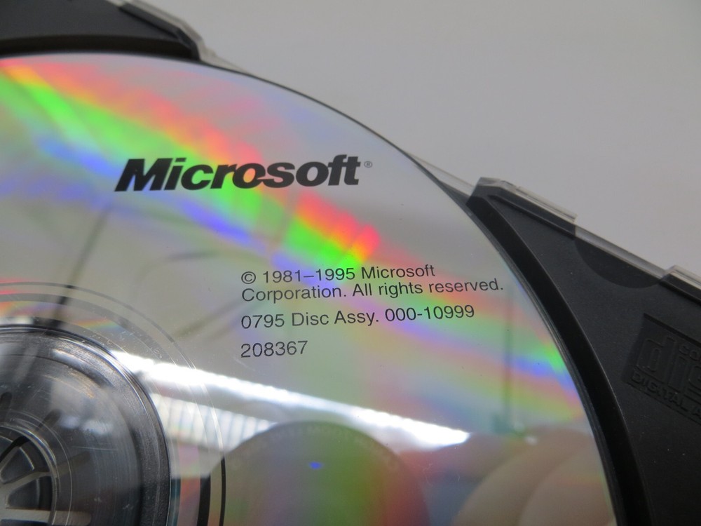 Microsoft Windows 95 Upgrade CD-ROM Disk 1995 Computer Disc #3880