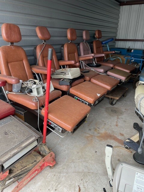 Midmark 117 Exam Table