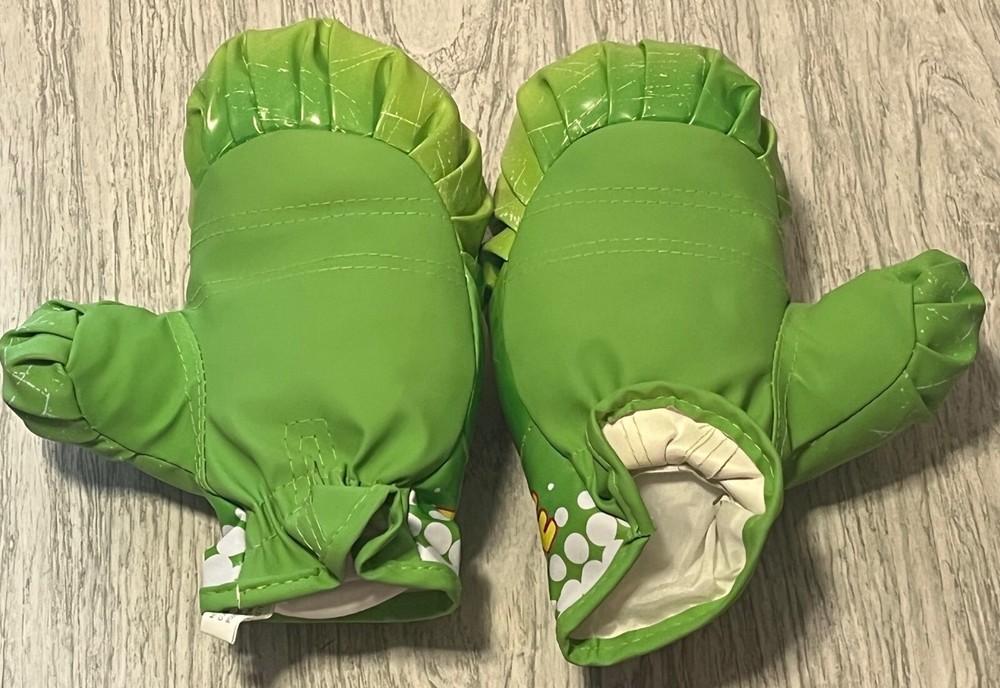 Chuck E Cheese Kids Boxing Punching Gloves Set Green