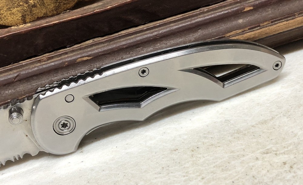 Winchester Folding Pocket Knife - Partially Serrated