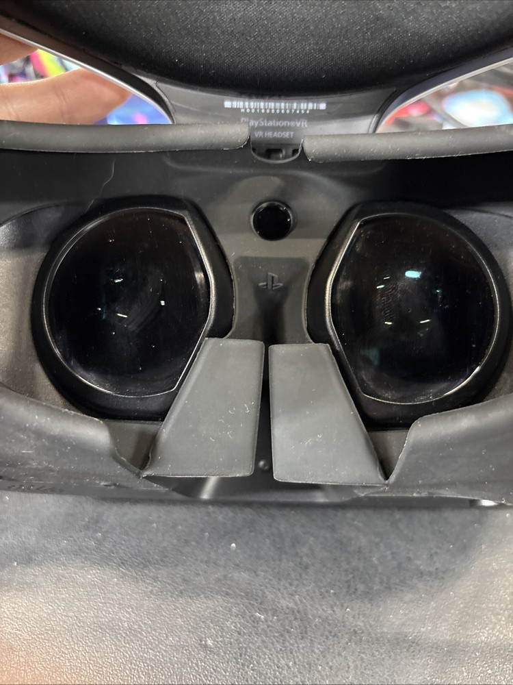 Playstation 4 1ST GEN VR HEADSET BUNDLE