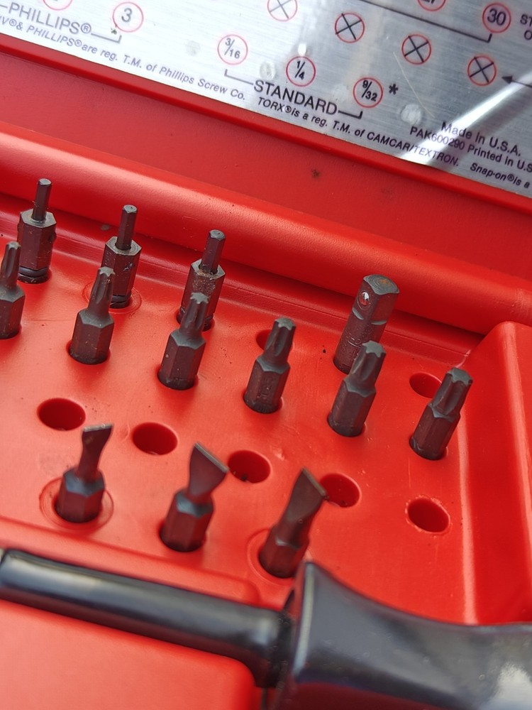 Snap On Tools USA Vintage Magnetic Bit Driver Screwdriver Set SSDM230