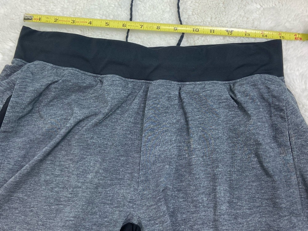 Lululemon T.H.E. Short Linerless 11" Heathered Texture Printed Sz M