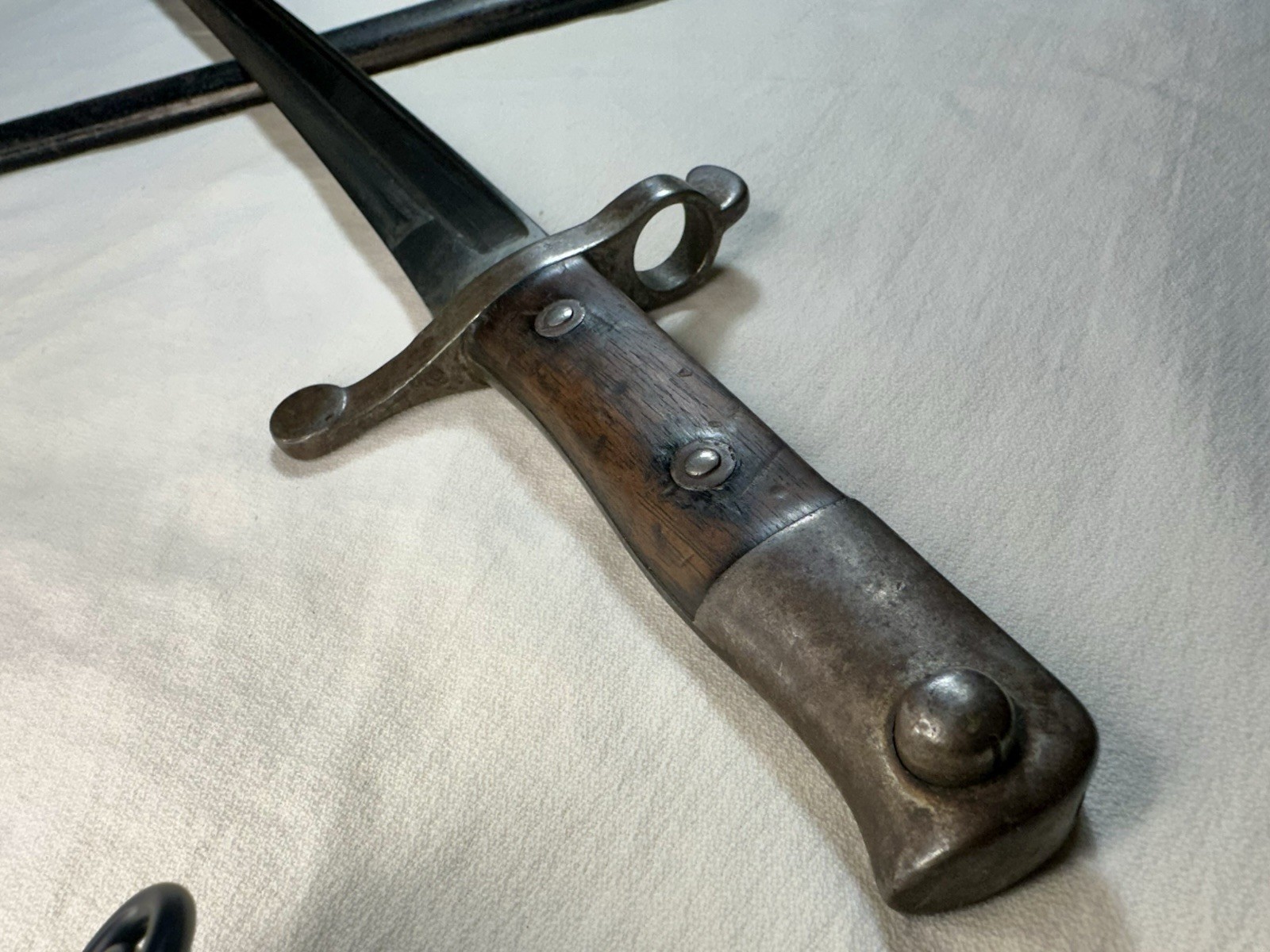 1886 WWII Portuguese Bayonet with scabbard