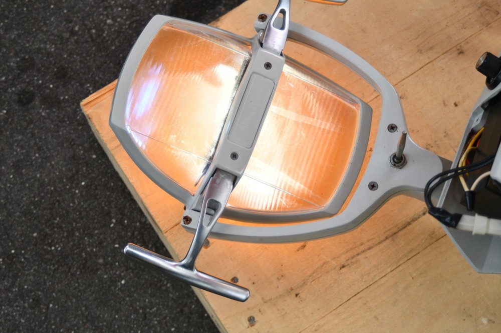 Pelton & Crane LFC II Dental Light (Ceiling Mount)