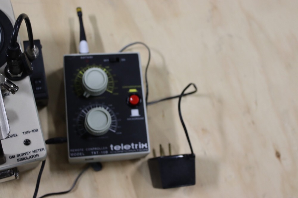 TELETRIX TXR-10B SIMULATED RADIATION TRAINING SIMULATOR W/ Remote