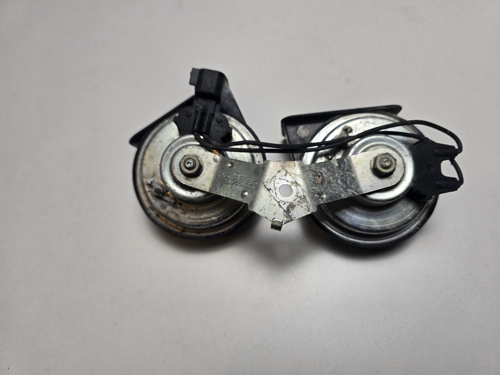 2013 - 2019 Ford Flex Front Horn Assembly