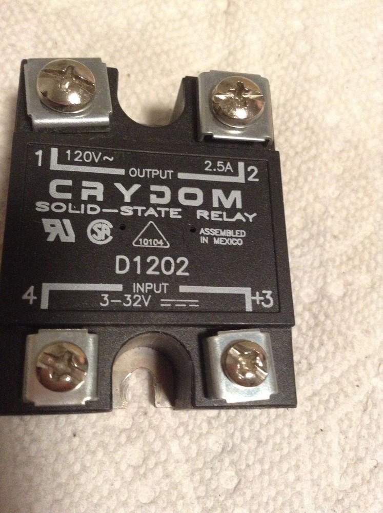 CRYDOM D1202 Solid State Relay 120VAC 2.6A