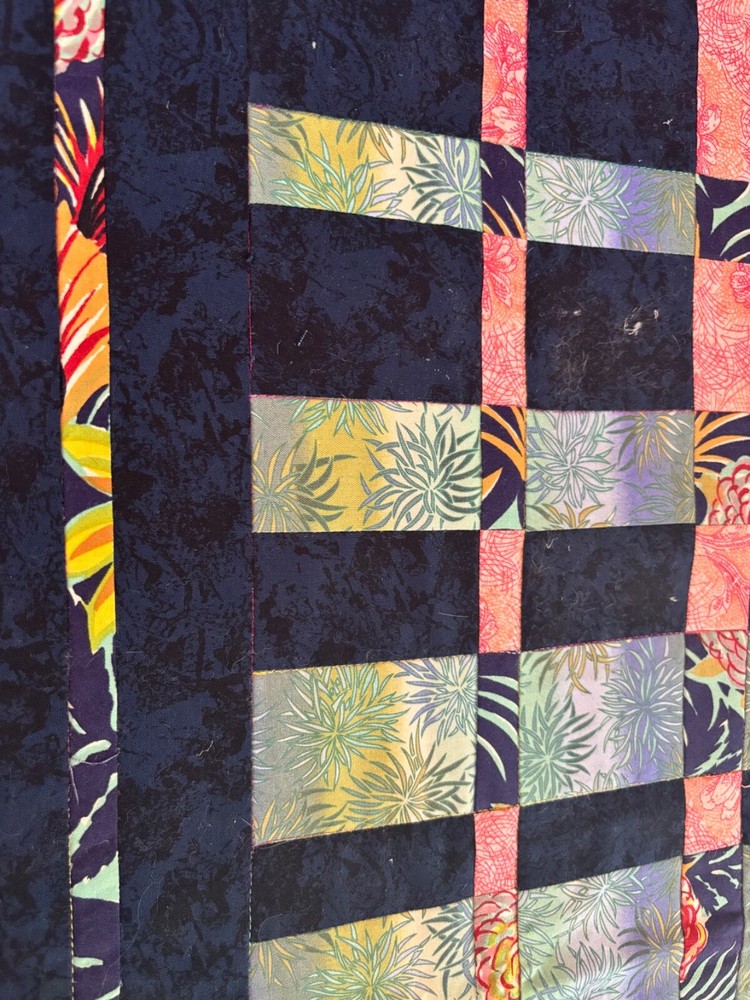 SMALL MACHINE QUILTED QUILT ~34.5 x33