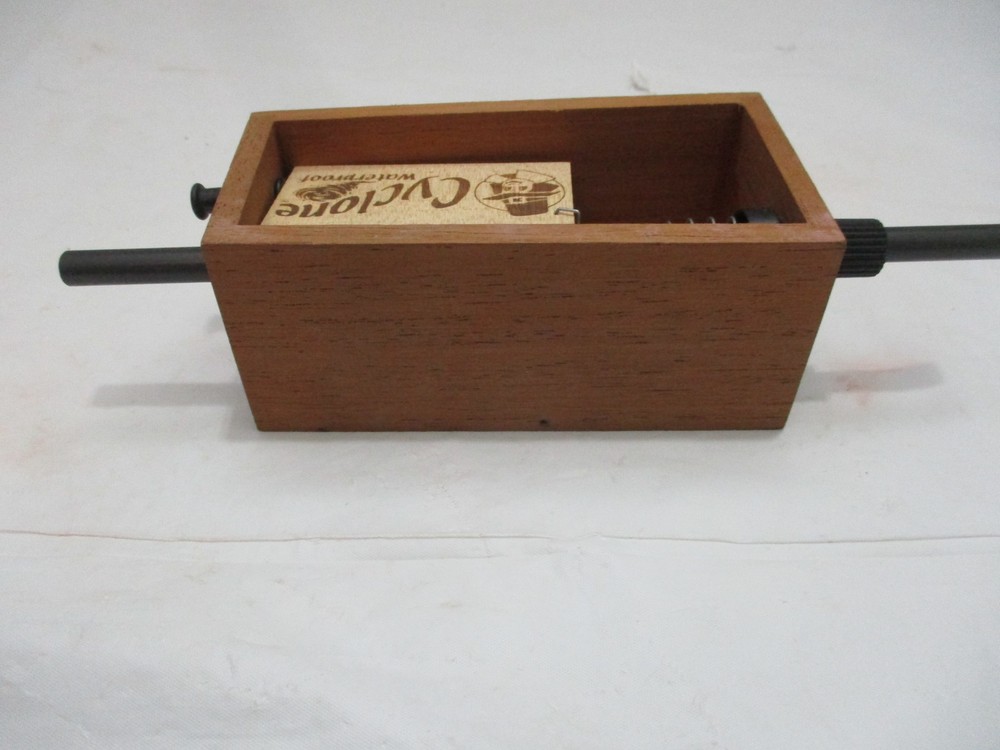 Quaker Boy Cyclone Waterproof Push Button Pin Turkey Box Call
