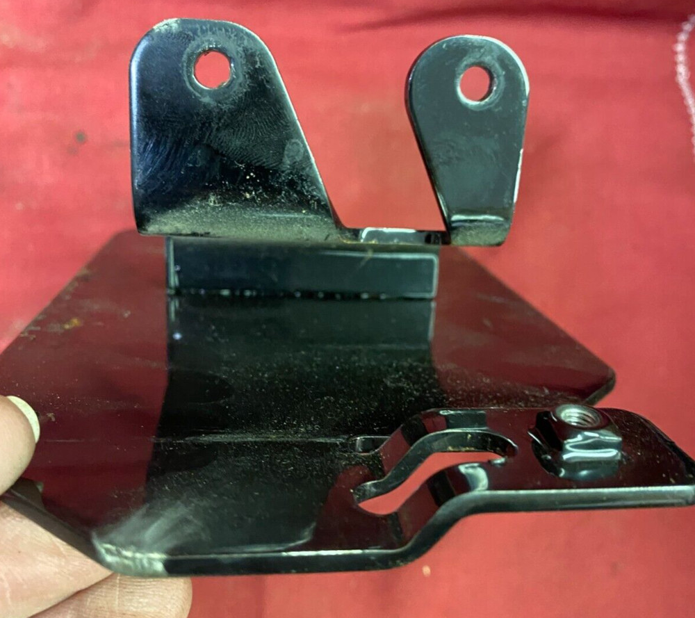 VOLVO AUTO SHIFTER BRACKET/MOUNT 21012132, SHIFT PLATE