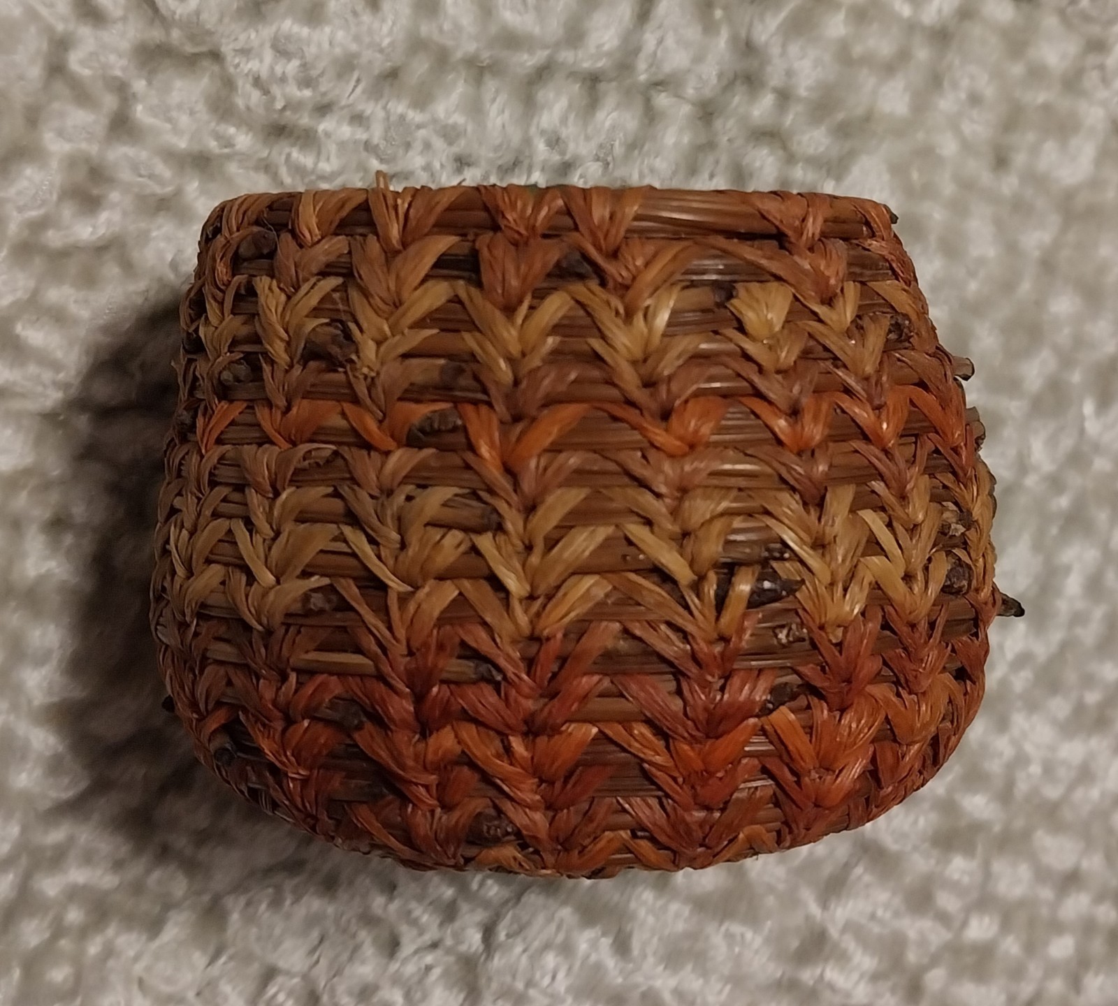 Antique Vintage Pine Needle Basket small 3 in Colorful wheat weave