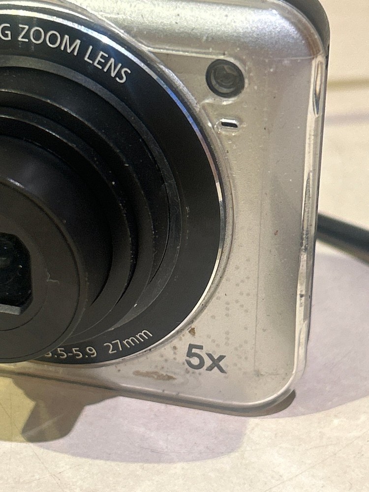 Samsung ES78 Digital Camera 14.2MP Silver 5x Optical Zoom Compact