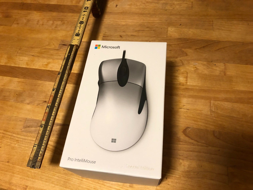 Microsoft Pro Intellimouse wired Optical Gaming Mouse (New in box)