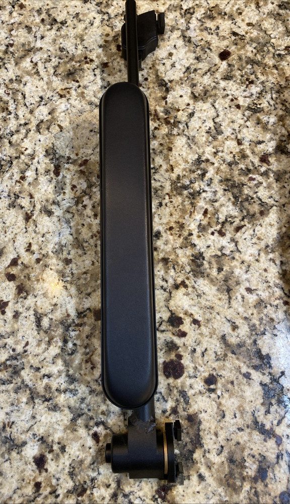 Quantum Q6 Edge REMOVABLE ARM REST .2 MILES ON UNIT