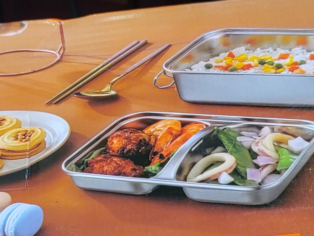 2 in 1 Portable Buckle Lunch Box