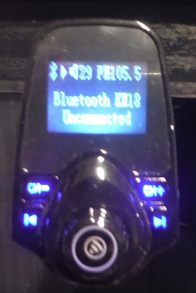 HANDS FREE CAR KIT KM18 FM TRANSMITTER CARD PLAYER USBA BT