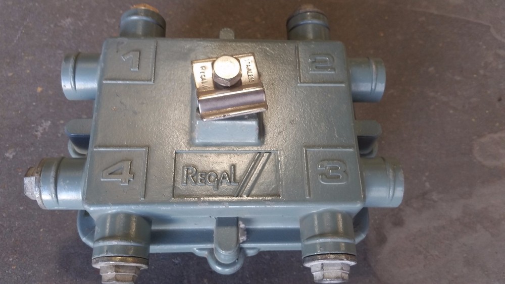 Regal RLS6-2 2-Way Splitter