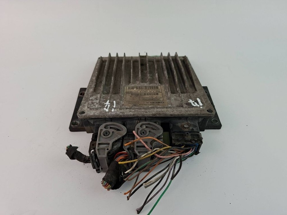 Renault Modus 2005 Engine Control Module 8200430215 kW BVV2967