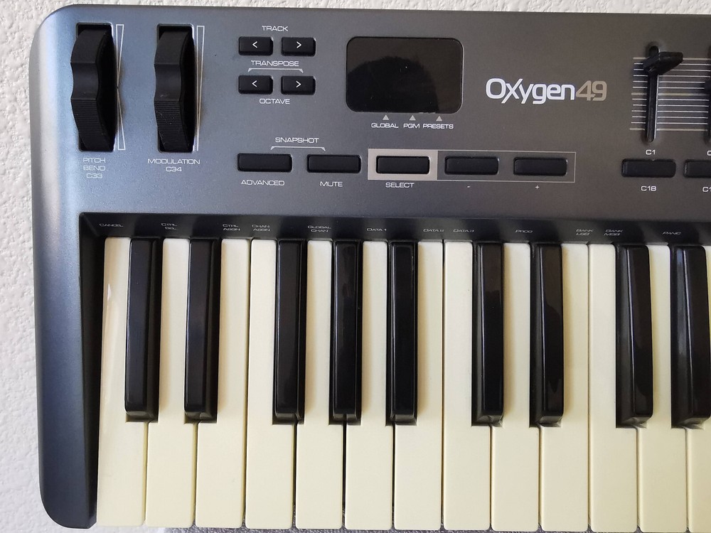 M-Audio Oxygen 49 MIDI Keyboard Controller 3rd Gen Tested Working