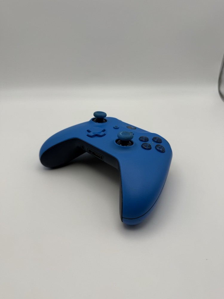 Official Microsoft Xbox One Wireless - Blue