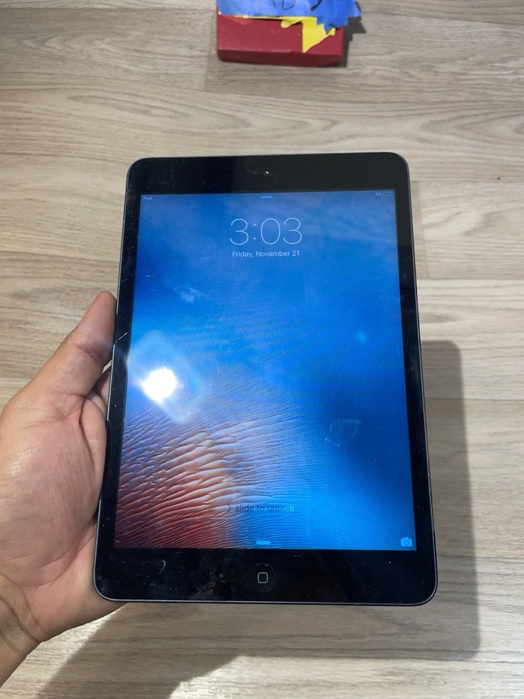 Apple iPad Mini Model A1432 16GB Tablet