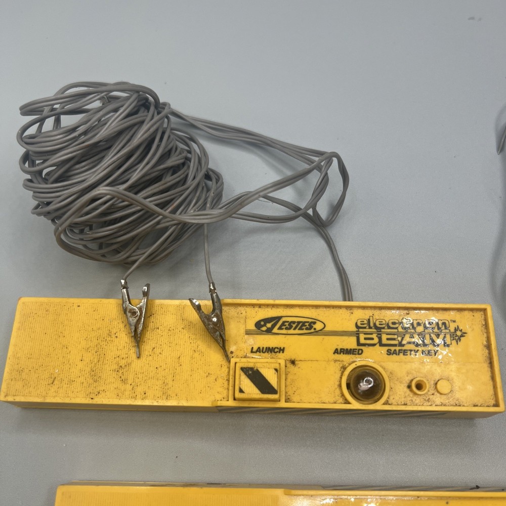 2 ESTES Electron Beam Model Rocket Launch Controllers Safety Key Slot USED