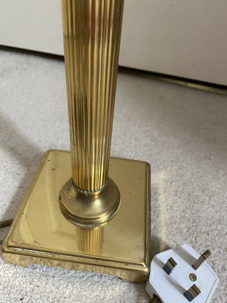 Late Victorian Antique Brass Fluted Column Table Lamp C1900