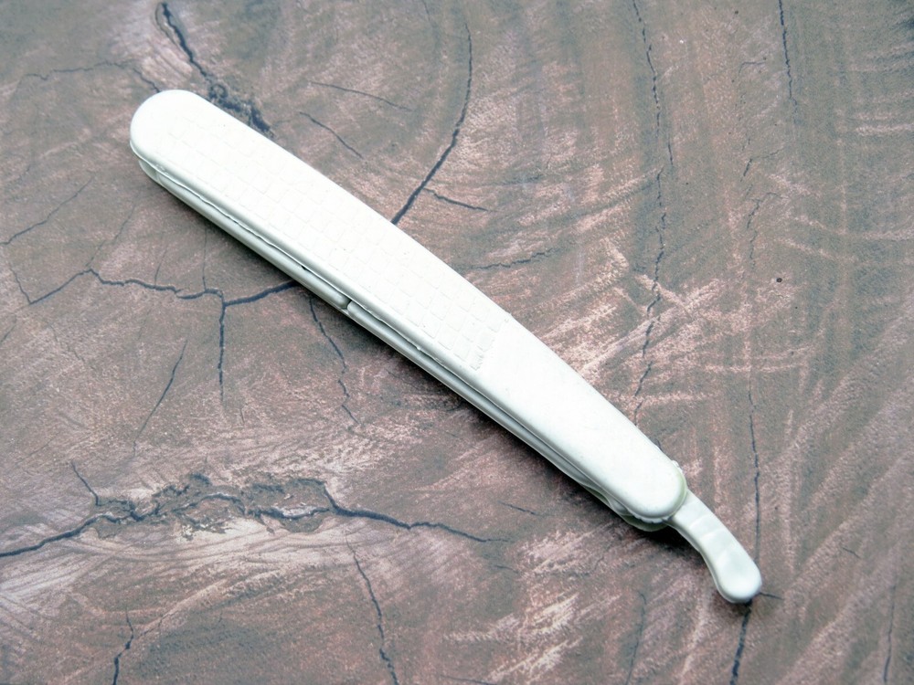Disposable Straight Razor W/ Pre Inserted Blade Barber Single Plastic - White