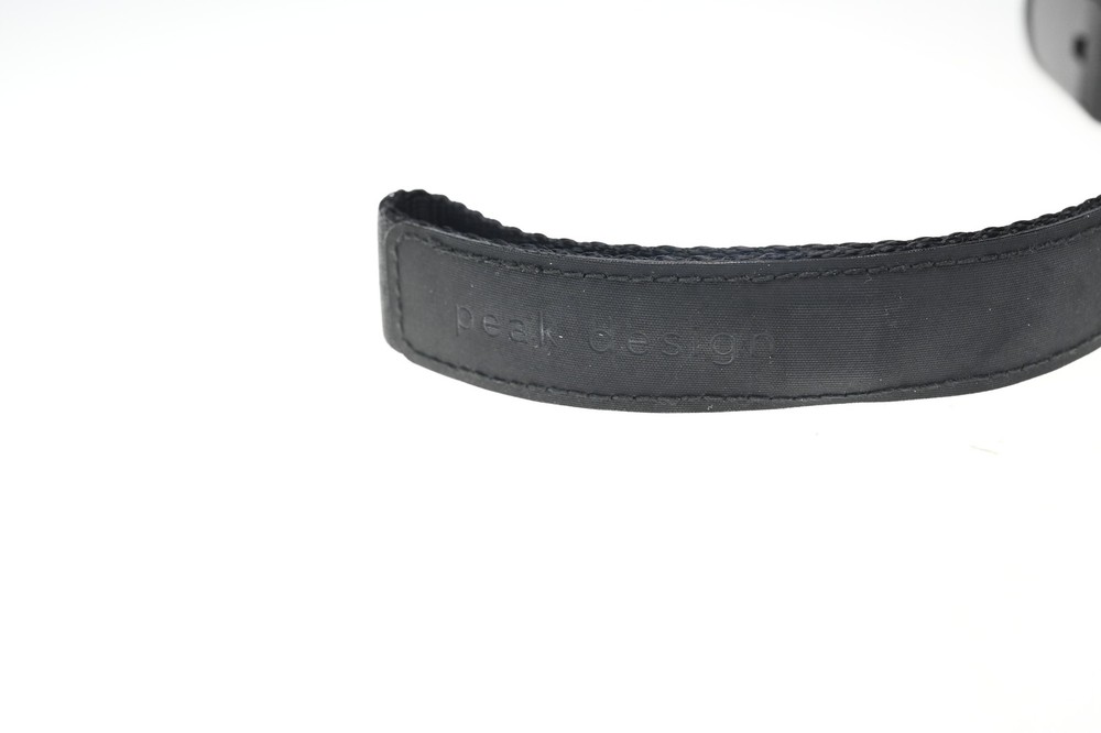 Peak Design Wrist Cuff Strap Black Red #G313