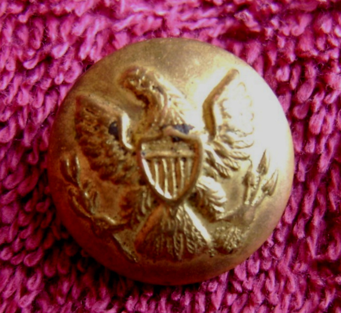 NON EXCAVATED FEDERAL CIVIL WAR EAGLE SHIELD COAT BUTTON