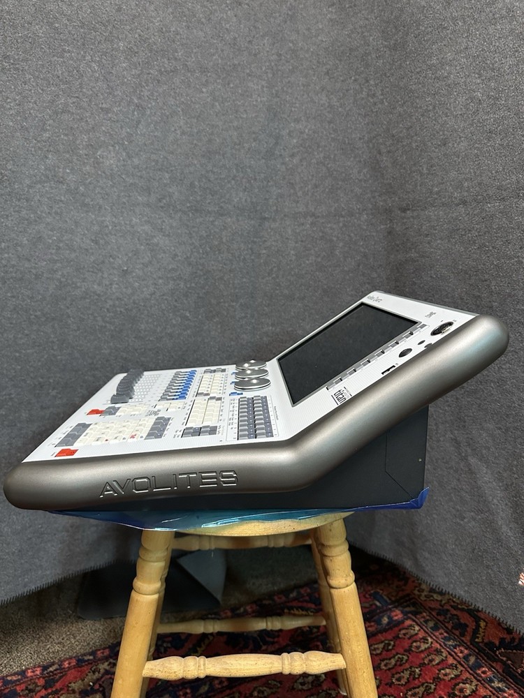Avolites Quartz Lighting Console Controller , Titan Moble Wing, Road Case, Bag