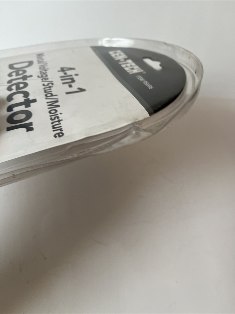 Cen-Tech 4-in-1 Multi Function Detector Detects Moisture Studs Voltage Metal NIB