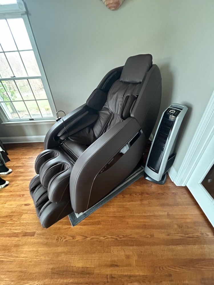 Luxury Massage Chair - Dark Brown Leather