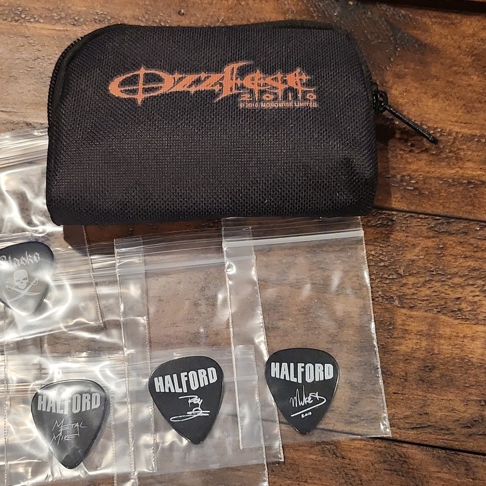Ozzy Osbourne Ozzfest 2010 Guitar Pick Set w/ Halford, Mötley Crüe & Case