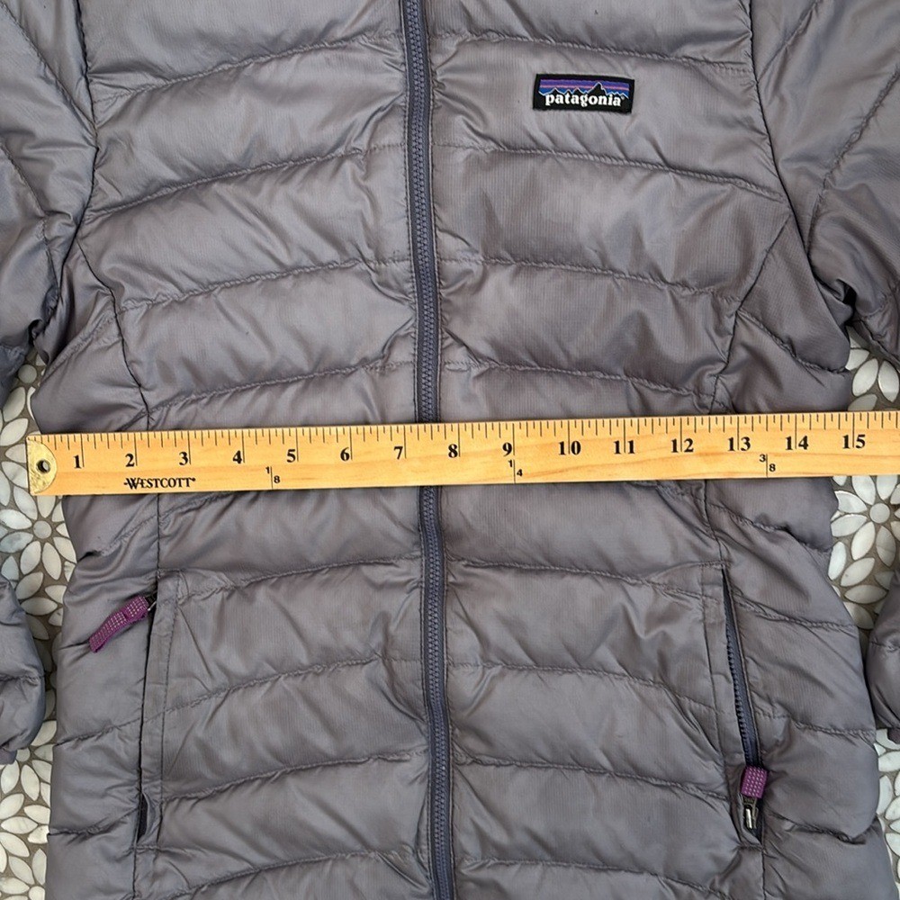 Girl's Patagonia Down Sweater in Smokey Violet, Size L(12)