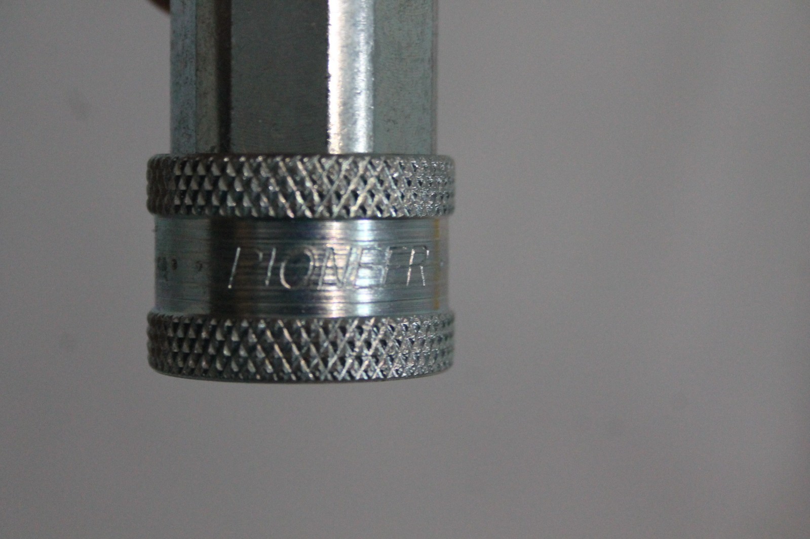 Pioneer Parker 4050-2P Female Manual Quick Connect Coupler NEW