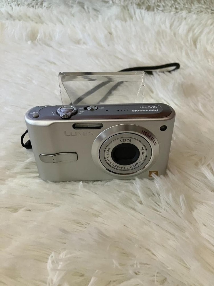 Panasonic LUMIX DMC-FS2 Siler Digital Camera Compact Digital Camera Panasonic