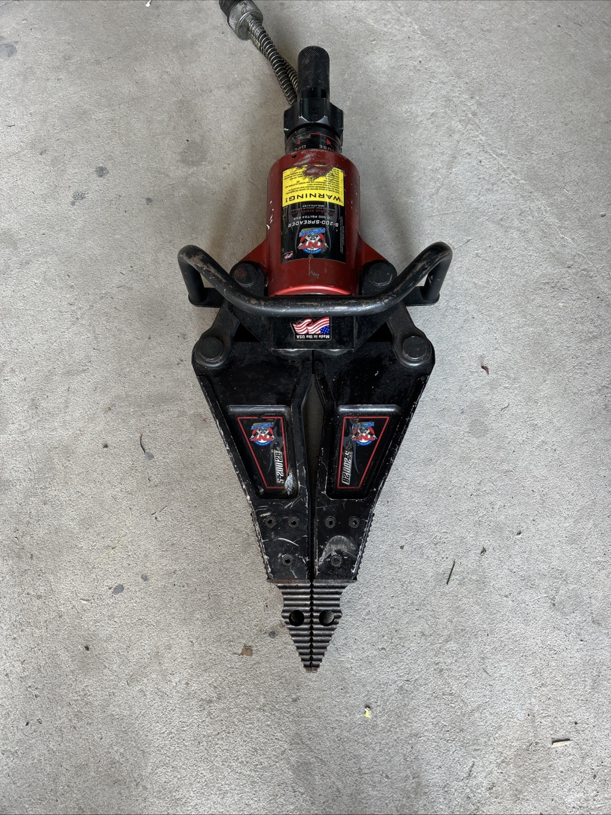 TNT Rescue S-200-28 high pressure spreader Jaws Of Life