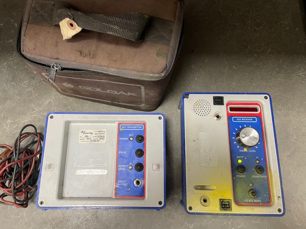 GOLDAK 902 PIPE & CABLE LOCATOR w/ SOFTCASE