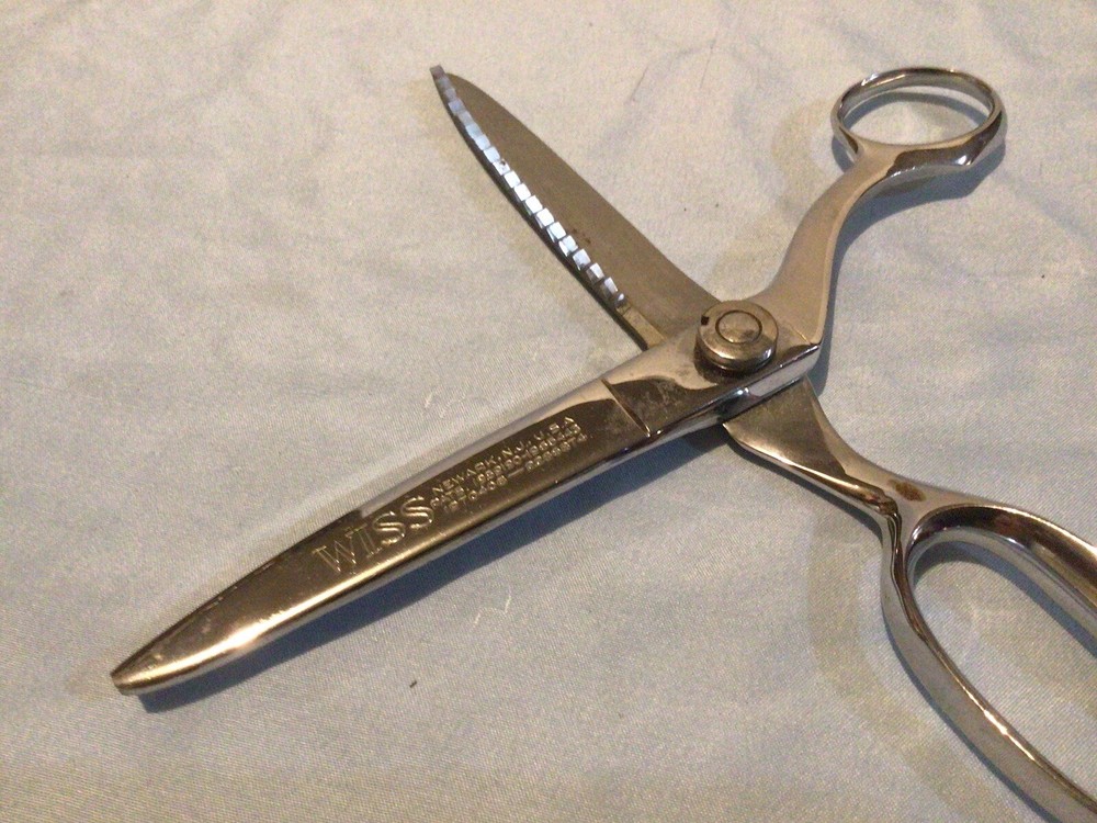 Vintage Wiss 9” Pinking Shears