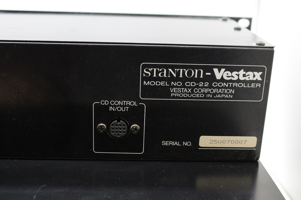 STANTON-VESTAX CD22 DUAL CD PLAYERS RACK MOUNT,