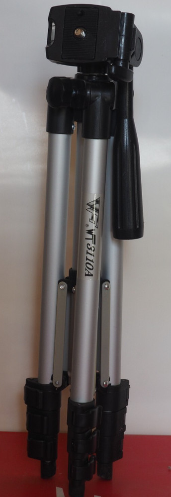 Weifeng WT3110A Camera Using Professional Flexible Aluminum Tripod Silver