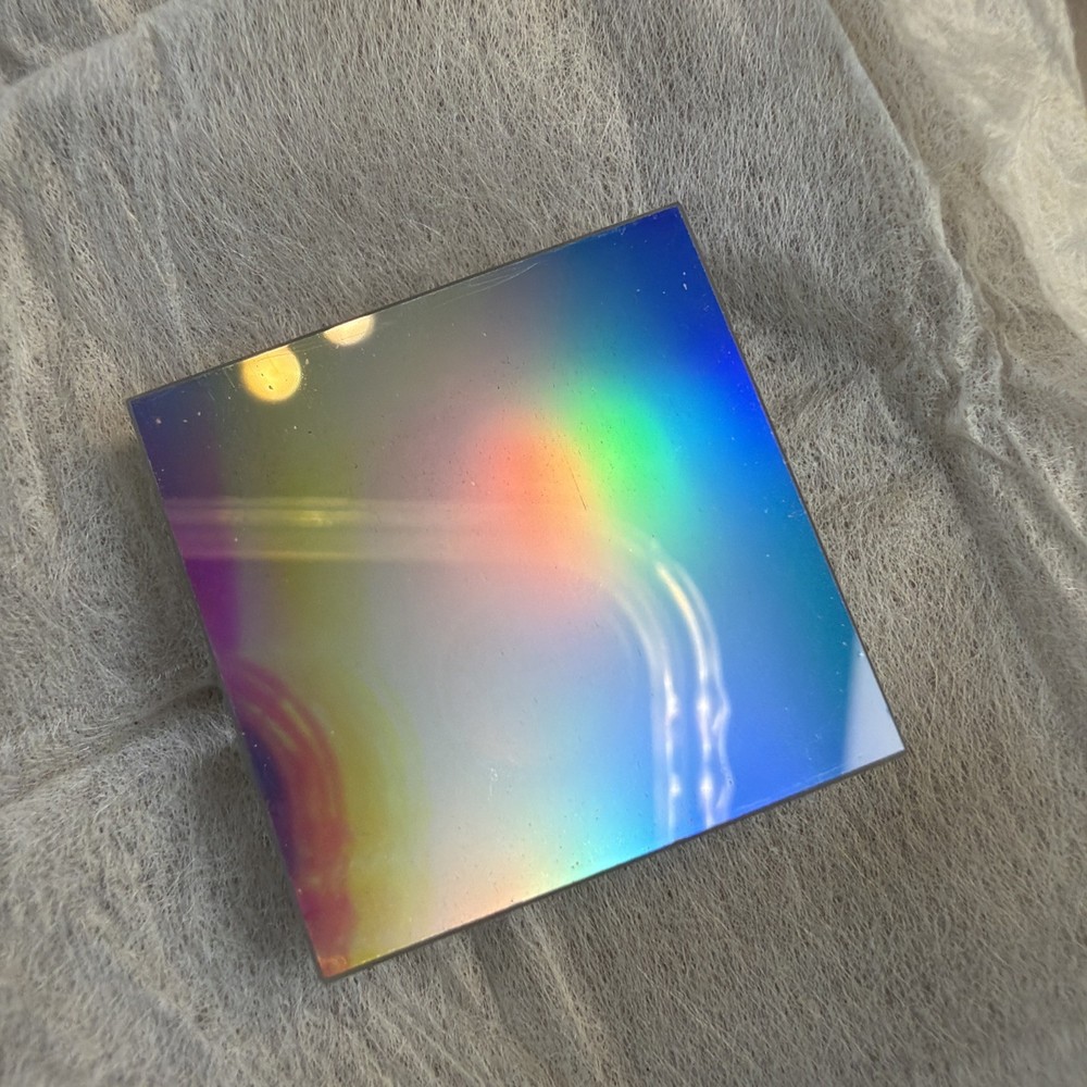 25mm x 25mm Reflective Diffraction Grating on Glass 6mm Thick Unmarked