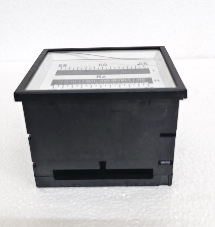 DEIF 2FTQ96 Double Frequency Meter 440V 55-65Hz Analog Panel Meter