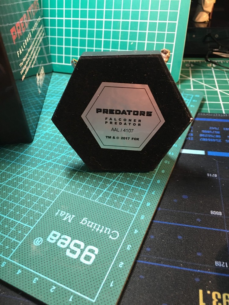 Eaglemoss Alien & Predator #22 - "Falconer Predator" with box