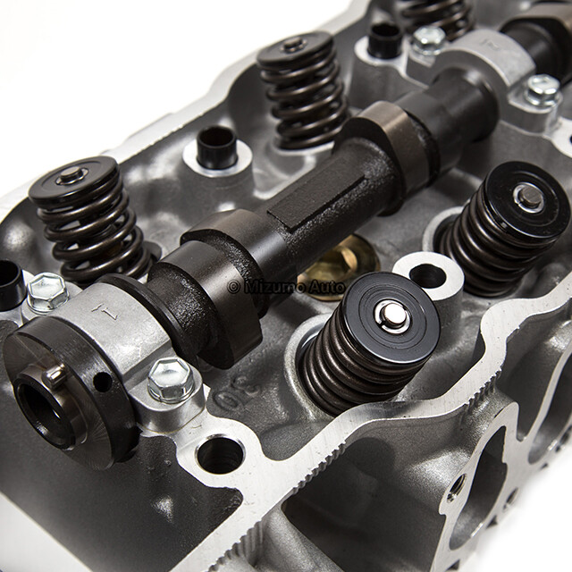 Fit 85-95 2.4 Toyota Pickup 4Runner Celica 2.4 SOHC 22R Complete Cylinder Head
