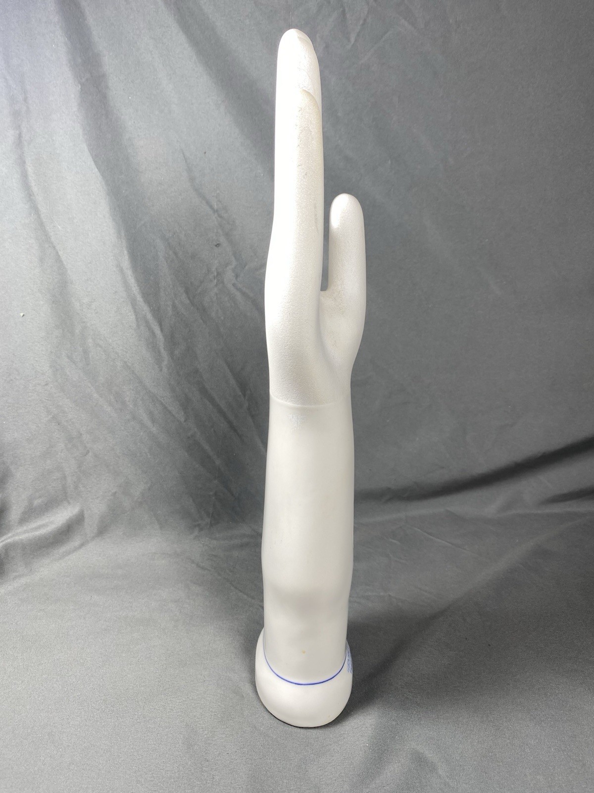 VINTAGE GLOVE MOLD RIGHT HAND 1972 GENERAL PORCELAIN TRENTON NJ SIZE 7 1/2