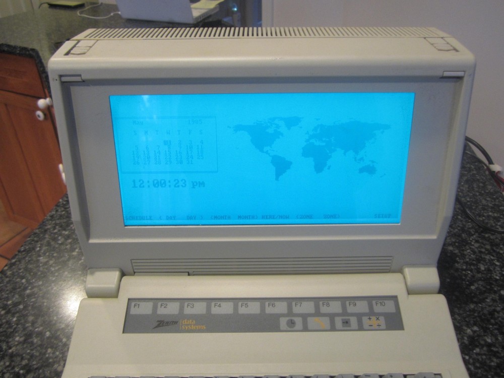 VNTG Zenith Data Systems ZFL-171-42 Portabl Personal Computer W/CASE - POWERS ON