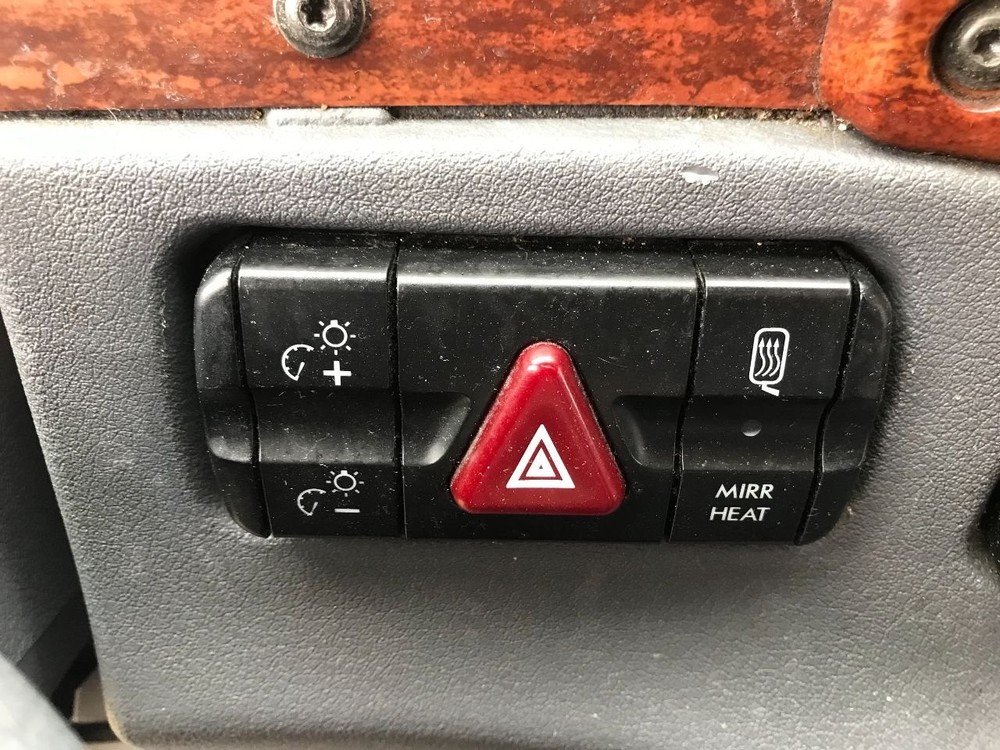 2008-2021 Freightliner CASCADIA SWITCH Dash Panel - Used